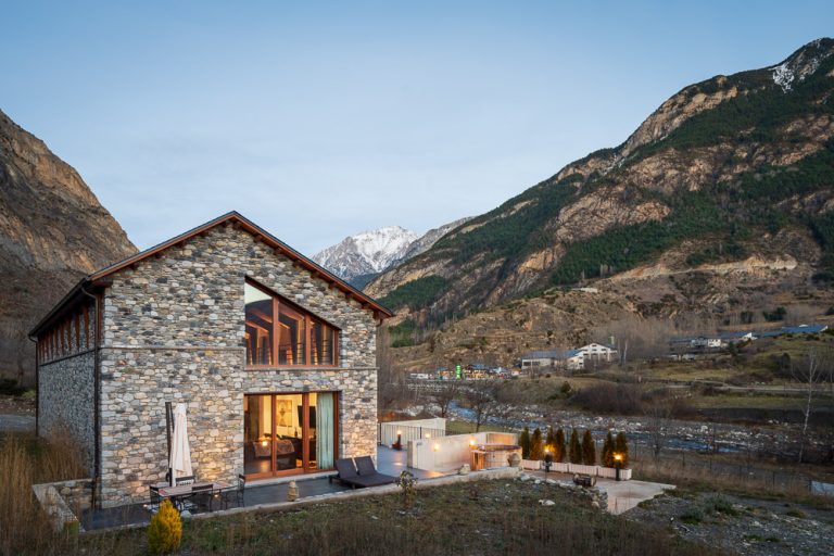 La arquitectura en el Pirineo Aragonés: construcciones icónicas de Benasque