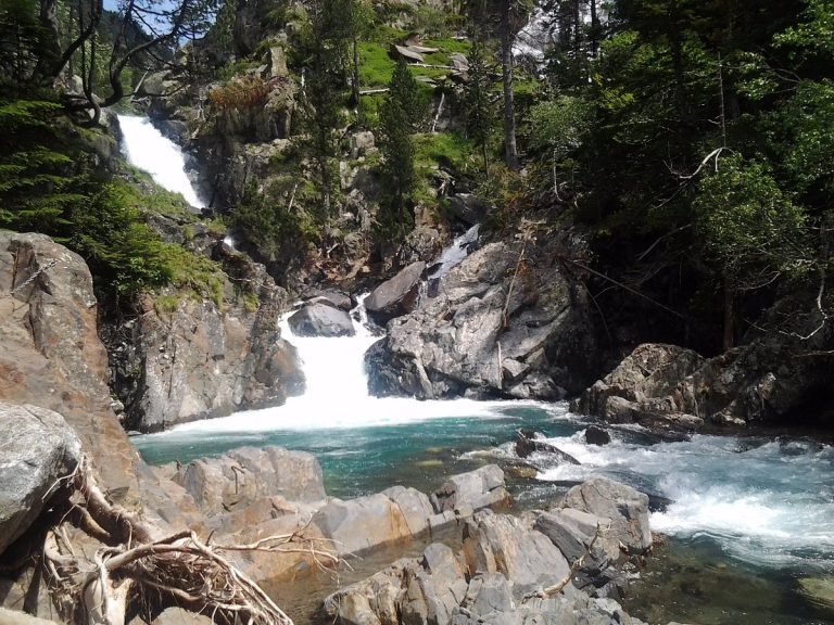 Fuentes, cascadas y ríos en Benasque