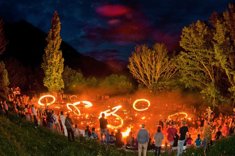 Descubre las fiestas y eventos culturales en Benasque
